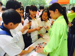 【学校】青春飞扬，社工相伴 ——建斌中学社工室摊位宣传活动顺利进行