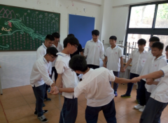 【学校】携手成长——记机械科14汽修1班团康活动