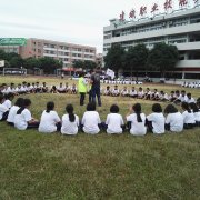 【学校】“点燃激情  追逐梦想  新生团康  抚慰心灵” ——中山建斌新生团康活动