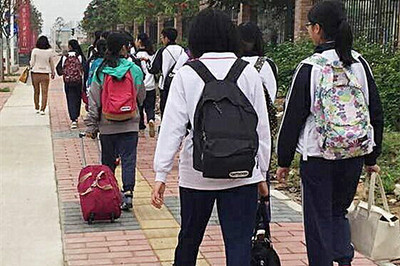 去往颐养院的路上_副本.jpg