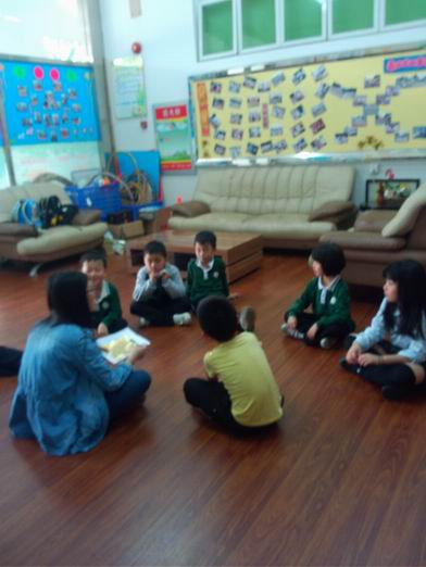 小组分享会.jpg