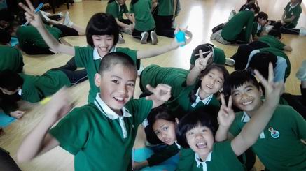 学生分组讨论.jpg
